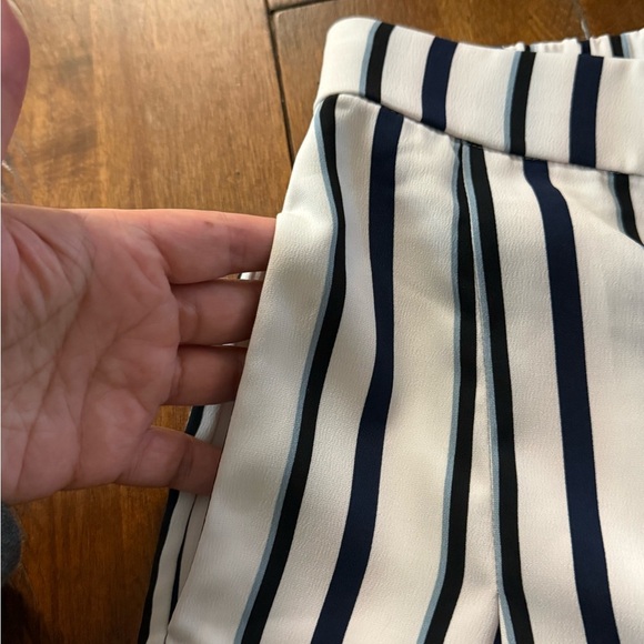 Zara White and Blue Striped Wide Leg Cropped Pants Flowy Elastic Waist M pockets - Picture 10 of 12